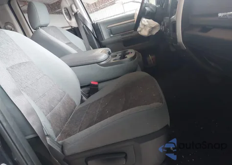 2017 Ram 1500 Big Horn 4X4 6'4 Box z USA, uszkodzony, nr VIN 1C6RR7GT6HS819317